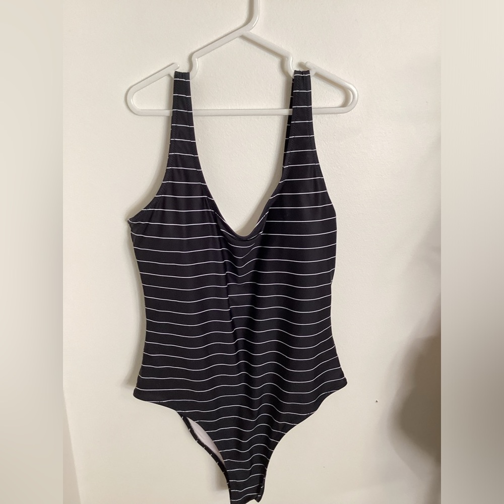 025 Zyia Size L bathing suit
